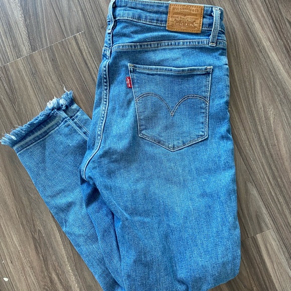 Levi ripped jeans - Picture 3 of 4
